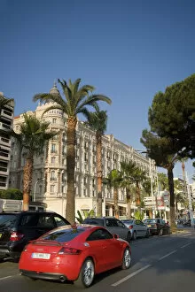 Images Dated 6th August 2008: Boulevard de la Croisette and Carlton Hotel, Cannes, Cote D Azur, France
