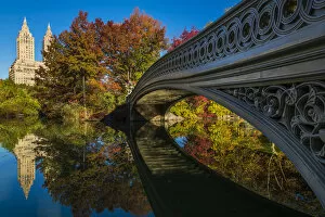 Images Dated 14th December 2015: Bow Bridge reflected into the lake, Central Park, Manhattan, New York, USA