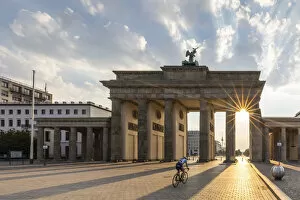 Images Dated 23rd November 2020: Brandenburg Gate, Berlin, Germany