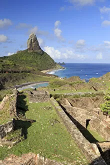 Images Dated 10th October 2014: Brazil, Fernando de Noronha, Ruins of the historic Fortress Forte dos Remedios, Morro