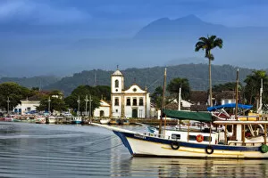 Images Dated 27th June 2017: Brazil, Green Coast (Costa Verde), historic Portuguese colonial centre of Paraty town