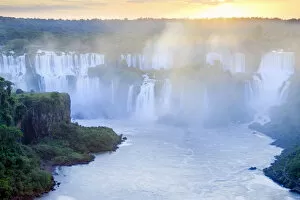 Images Dated 7th February 2018: Brazil, Parana state, sunrise over the Iguacu or Iguazu falls as photographed