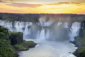 Images Dated 5th April 2018: Brazil, Parana state, sunrise over the Iguacu or Iguazu falls as photographed