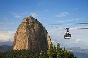 Images Dated 29th July 2010: Brazil, Rio De Janeiro, Urca, Cable car at Sugar Loaf