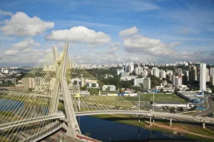 Images Dated 17th August 2010: Brazil, Sao Paulo, Sao Paulo, Octavio Frias de Oliveira bridge - Estaiada Bridge or
