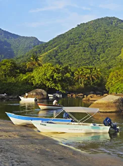 Brazil, State of Sao Paulo, Ilhabela Island, Boats on the beach in Bonete