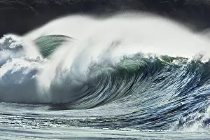 Wind Prints: Breaking wave - USA, Hawaii, Oahu, Waialua, North Shore, Waimea Bay