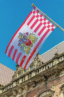 Federal State Prints: Bremen flag on the historic town hall on the market square, Bremen, Germany