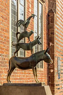 Federal State Prints: Bronze statue of Bremer Stadtmusikanten at the town hall, Bremen, Germany