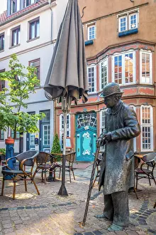 Federal State Prints: Bronze statue Heini Holtenbeen at street cafe in the historic Schnoor district