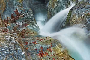 Images Dated 2nd March 2021: Brook gorge with waterfall and autumn leaves - Austria, Carinthia, Hermagor