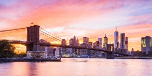Brooklyn Bridge and Manhattan skyline, New York, USA