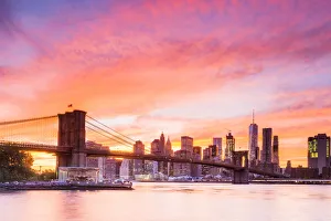 Brooklyn Bridge and Manhattan skyline, New York, USA