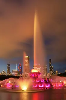 Mid West Prints: Buckingham Fountain at Night, Grant Park, Chicago, Illinois, USA