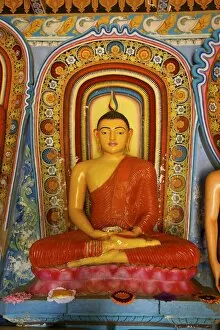Images Dated 31st March 2015: Buddha Statue, Isurumuniya, Anuradhapura, Sri Lanka