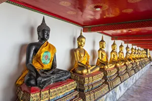 Buddha statues in Wat Pho (Temple of the Reclining Buddha), Bangkok, Thailand