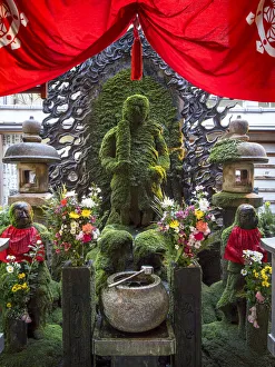 Buddhist Hozen-ji temple, Osaka, Japan