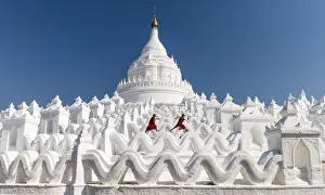 Leisure Gallery: Two Buddhist novice monks on the white pagoda of Hsinbyume (Myatheindan) paya temple