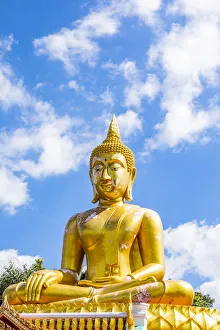 Images Dated 5th August 2020: A buddhist temple high in the mountains in Pai, Mae Hong Son province, Northern Thailand