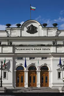 Images Dated 19th February 2015: Bulgaria, Sofia, Ploshtad Narodno Sabranie Square, National Assembly Building