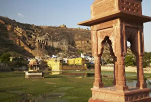 Images Dated 4th July 2011: Bundi Palace and Taragarh (Star Fort), Bundi, Rajasthan, India