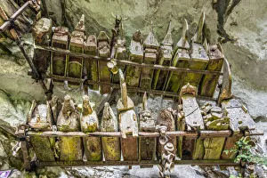Images Dated 13th September 2018: Burial cave with elevated tombs, Rantepao, Tana Toraja, Sulawesi, Indonesia