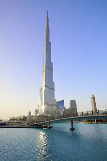 Images Dated 5th January 2011: Burj Khalifa, Dubai, United Arab Emirates