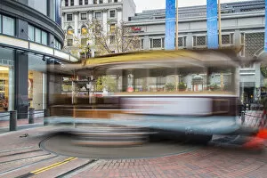 Images Dated 28th February 2014: Cable Car turn around in Powell Street, San Francisco, California, USA