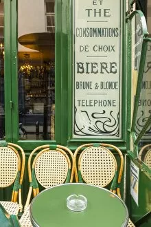 Paris Gallery: Cafe in the Marais dsitrict, Paris, France