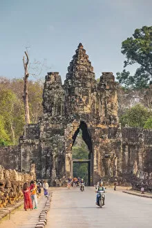 Images Dated 23rd August 2018: Cambodia, Angkor, Angkor Thom, South Gate, dawn