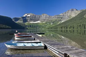 Images Dated 5th March 2008: Cameron Lake, Waterton Lakes National Park, Alberta, Canada