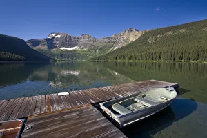 Images Dated 5th March 2008: Cameron Lake, Waterton Lakes National Park, Alberta, Canada