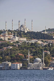 CamlAA┬▒ca Mosque, Asian side of the Bosphorus, Istanbul, Turkey