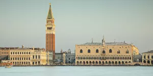 Images Dated 20th September 2019: Campanile and the Doges Palace, Piazza San Marco (St. Marks Square), Venice