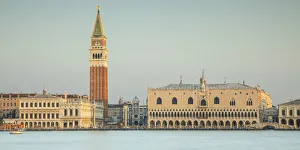 Images Dated 20th September 2019: Campanile and the Doges Palace, Piazza San Marco (St. Marks Square), Venice