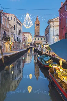 Images Dated 6th February 2018: Campo San Barnaba at dusk, Venice, Veneto, Italy