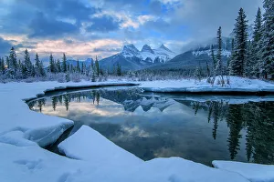 Canada, Alberta, Rocky Mountains, Kananaskis Country, Canmore, Three Sisters Mountains