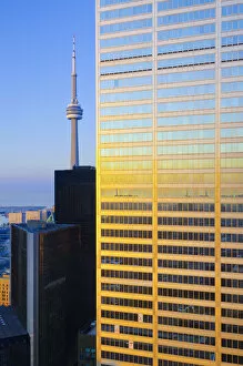 Images Dated 6th January 2012: Canada, Ontario, Toronto, Downtown Financial District, CN Tower at dawn