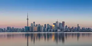 Canada, Ontario, Toronto, View of CN Tower and city skyline
