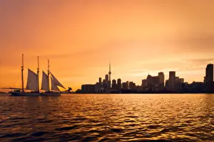 Canada, Ontario, Toronto, View of CN Tower and city skyline