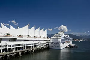 Images Dated 5th March 2008: Canada Place Complex and Cruise Ship, Vancouver, British Columbia, Canada