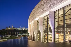 Canada, Quebec, Hull-Gatineau, Canadian Museum of Civilization, view towards Parliament