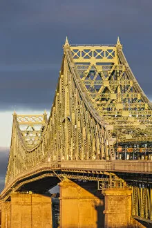 Images Dated 27th March 2018: Canada, Quebec, Montreal, Jacques Cartier Bridge, dawn