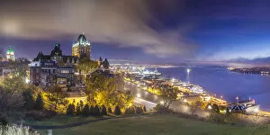 Images Dated 23rd October 2017: Canada, Quebec, Quebec City, elevated skyline with Chateau Frontenac Hotel, dawn, fog