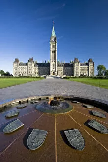 Images Dated 19th March 2008: Canadian Parliament & Centennial Flame Monument, Parliament Hill, Ottawa, Ontario, Canada
