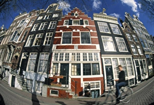 Bicylces Gallery: Canalside buildings