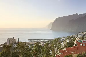 Images Dated 10th August 2010: Canary Islands, Tenerife, Costa Adeje, Acantilado de Los Gigantes (Cliffs of the Giants)