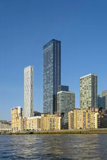 Images Dated 8th September 2021: Canary Wharf, Docklands, River Thames, London, England, UK