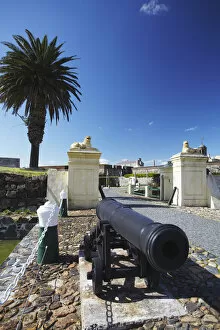 Images Dated 13th October 2010: Cannon outside Castle of Good Hope, City Bowl, Cape Town, Western Cape, South Africa