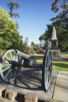 Images Dated 11th March 2011: Cannon and statue of Queen Victoria in Kings Park, Perth, Western Australia